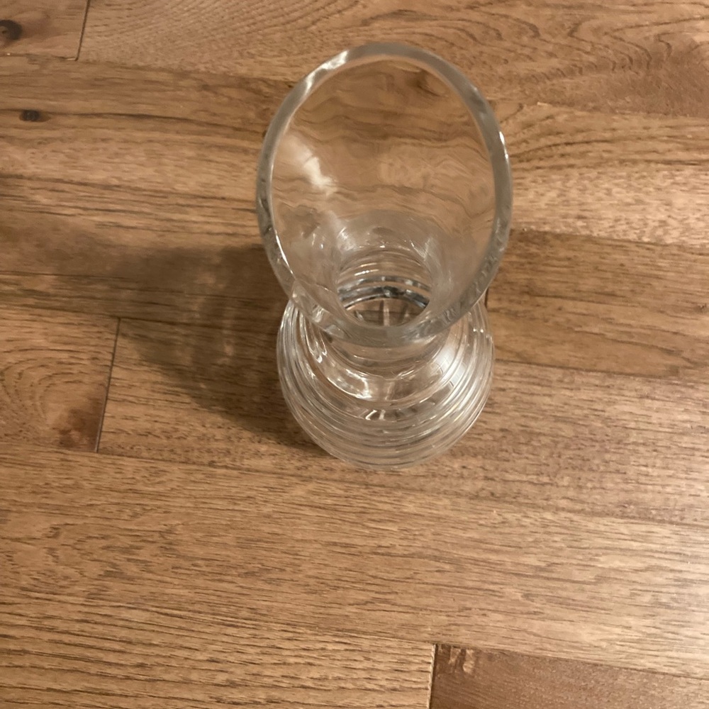 Block Cut Crystal Swirl Pattern Pitcher - Picture 5 of 8